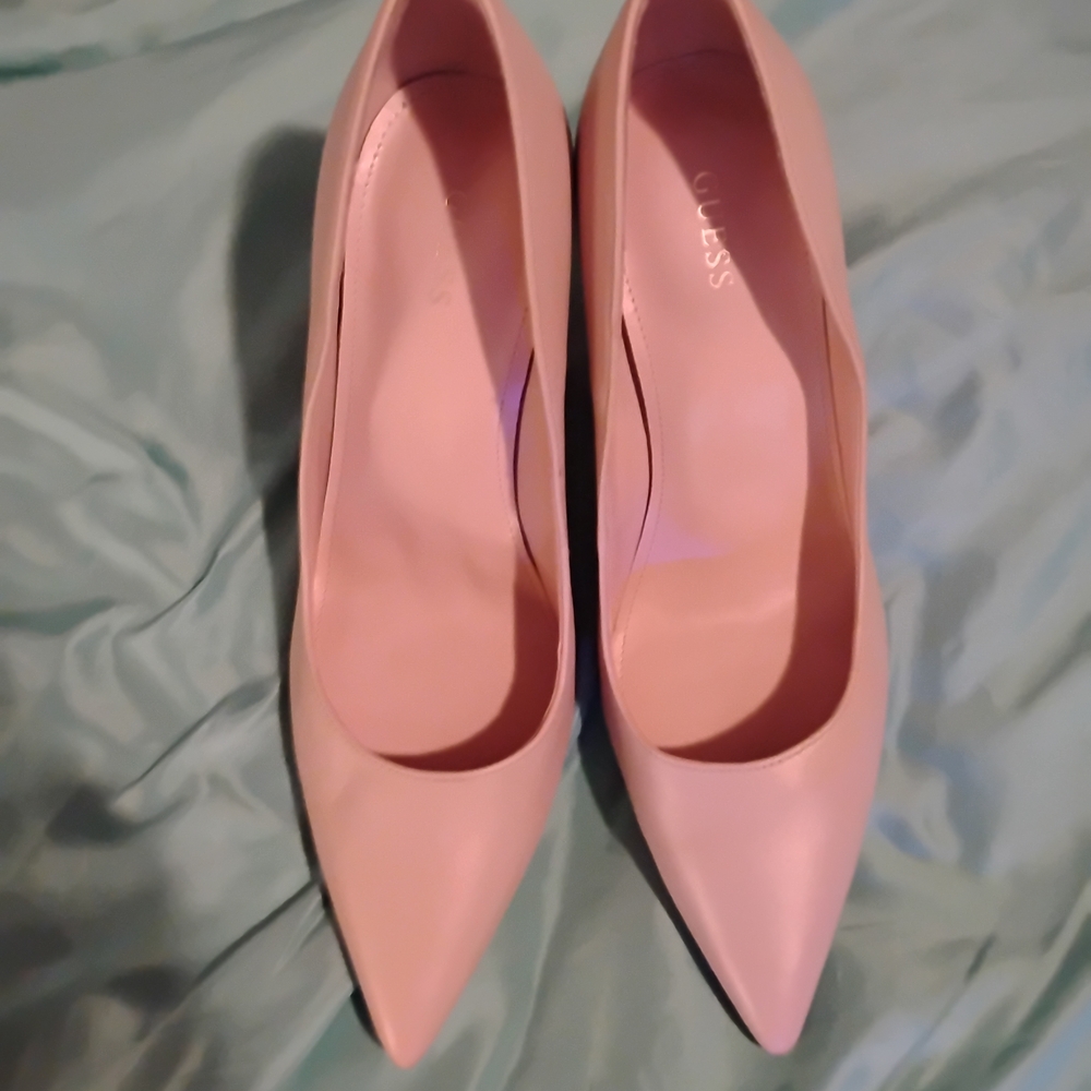 GUESS Women's Sz. 9 1/2  Nude Heels